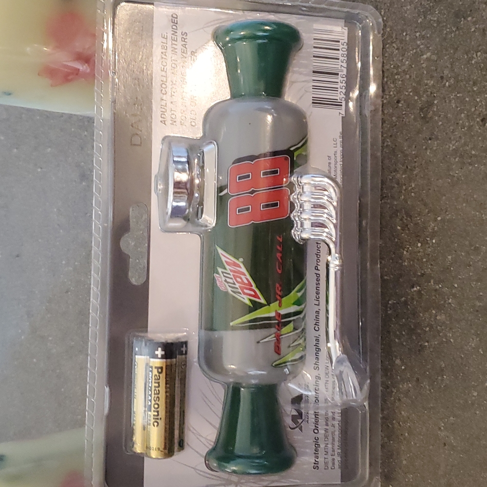 Dale Jr. Duck Call - Picture 2 of 2